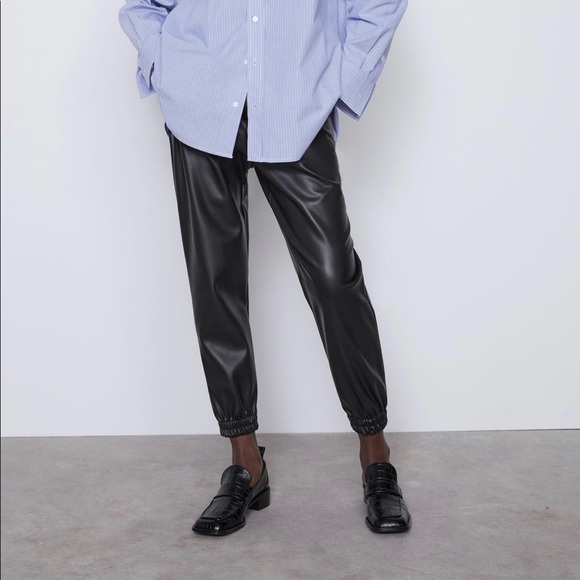 BNWT BLACK VEGAN LEATHER JOGGER PANTS ARITIZIA REVOLVE SIZE S 26W - Picture 2 of 5